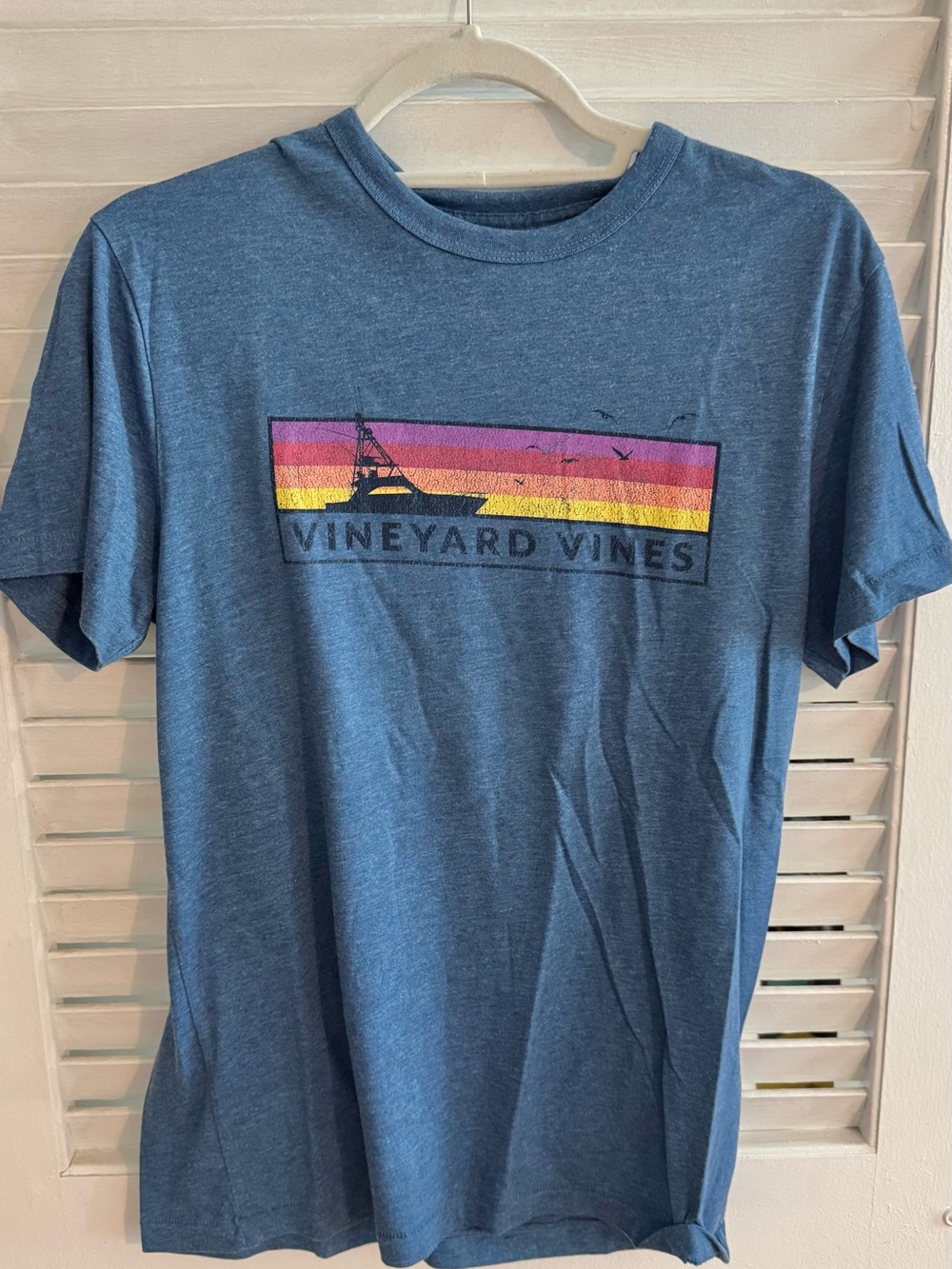 Vineyard Vines Heather Blue Short-Sleeve Logo Tee with Sunset Stripe